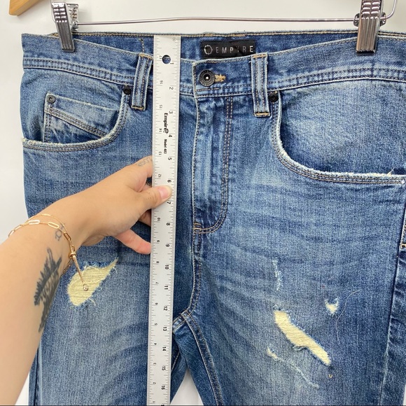 Empyre Men's Medium Wash Blue Distressed Jeans Size 32 - Picture 7 of 8